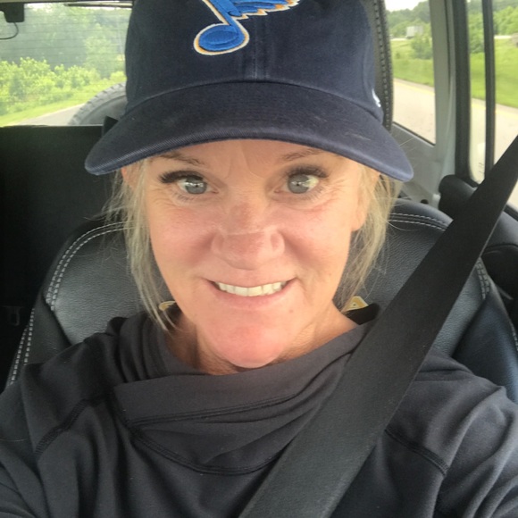 Profile Picture of Pam Leffler (@pleffler69) on Poshmark