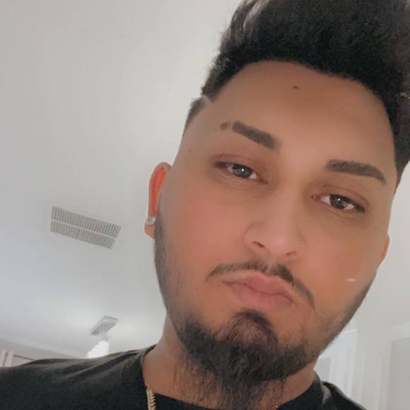 Dennis Ramic - Poshmark Profile Picture of Dennis Ramic (@gypsyboy14) on Poshmark