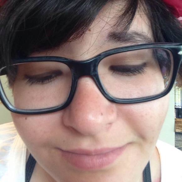 Profile Picture of Hannah Froncek (@hfroncek) on Poshmark