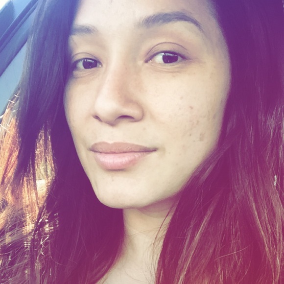 Profile Picture of Aprielle D (@aplchun) on Poshmark