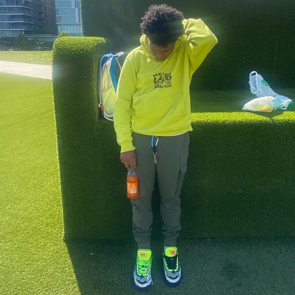 Profile Picture of Devin Lawrence (@devinlaw24) on Poshmark