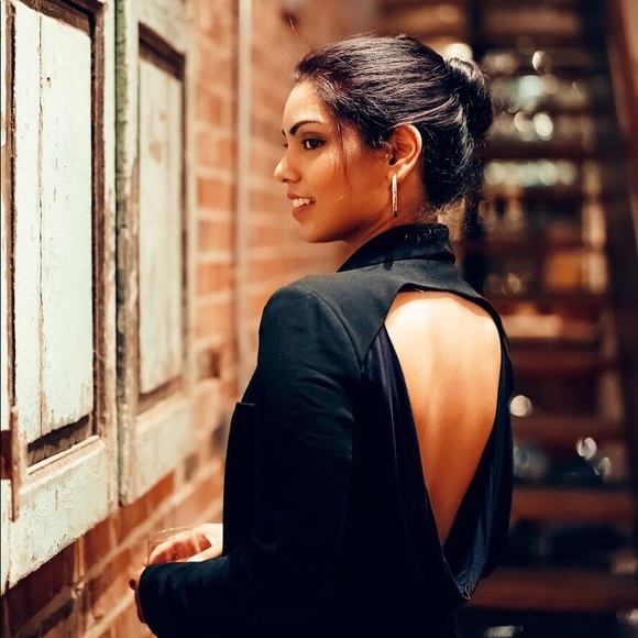 Profile Picture of Priya Surath (@chaibiskut) on Poshmark