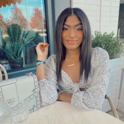 Profile Picture of Alexandra ♡ (@alexx_maxwell) on Twitter