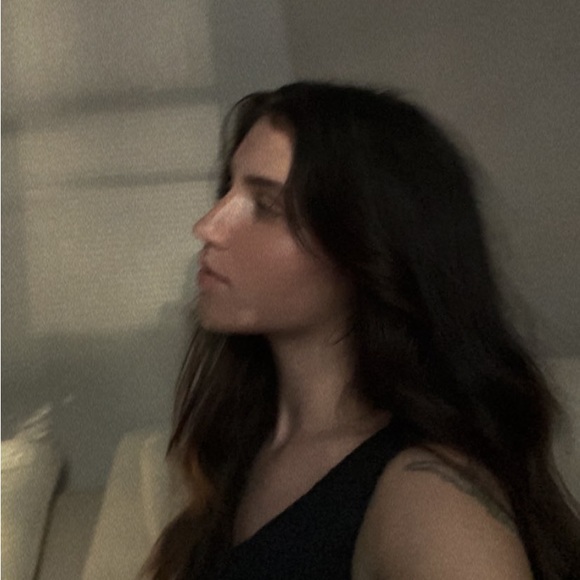 Profile Picture of Morgan Temponeras (@shopmorgantempo) on Poshmark