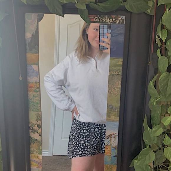 Profile Picture of Aubree Tomney (@aubreetomney) on Poshmark
