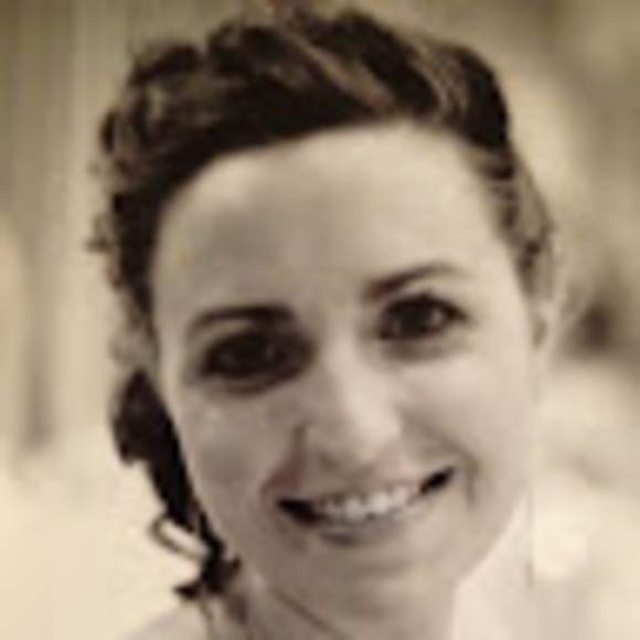 Profile Picture of Kara Kratowicz (@karakrat) on Poshmark