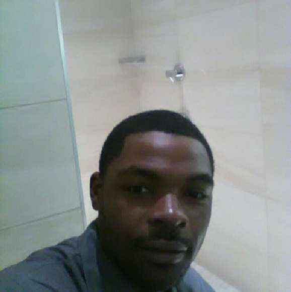 Profile Picture of Darrell Hinton (@bossmayne23) on Poshmark