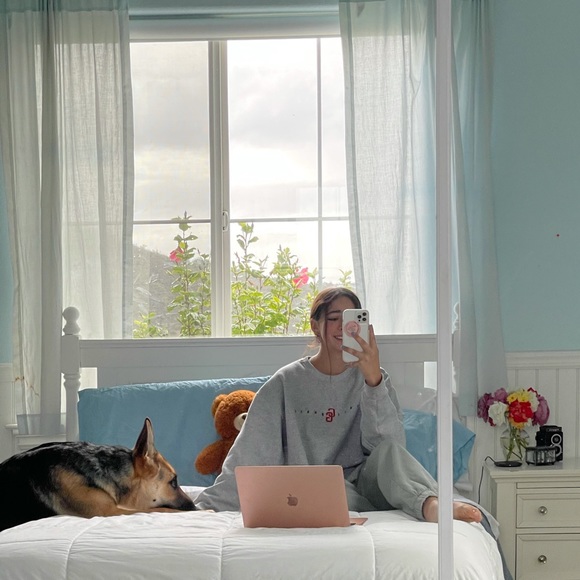 Kylynn Ghafouri - Poshmark Profile Picture of Kylynn Ghafouri (@kylynnghafouri) on Poshmark