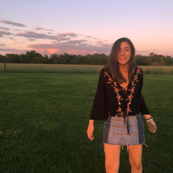 Profile Picture of Katlyn Klunk (@kittykatrose) on Poshmark