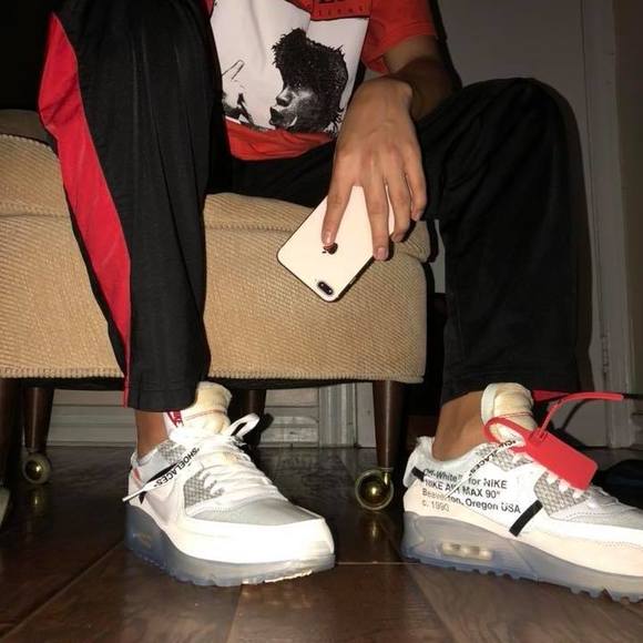 Profile Picture of Josue Minchala (@josuee47) on Poshmark