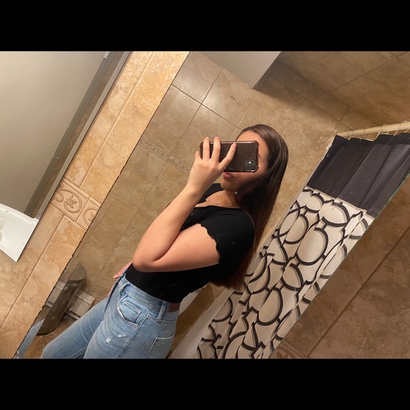 Profile Picture of Daniela Galarza (@danielagalar891) on Poshmark