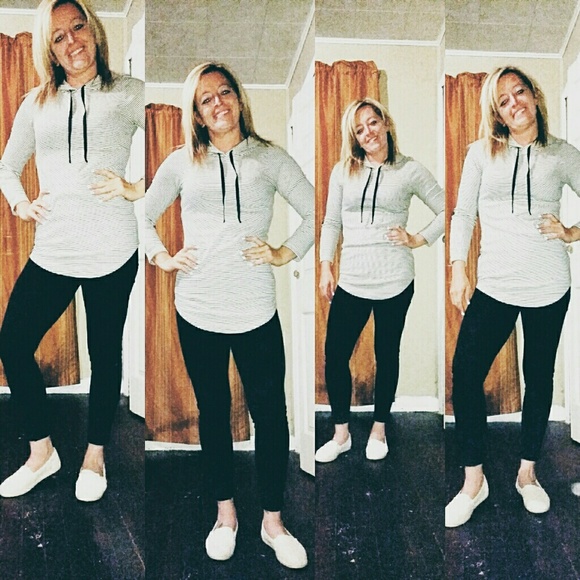 Profile Picture of Nancy Hand (@nncyhnd) on Poshmark