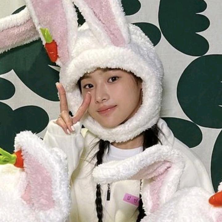 Profile Picture of A N T O N IE  ☁︎ (@antoniecloud) on Tiktok