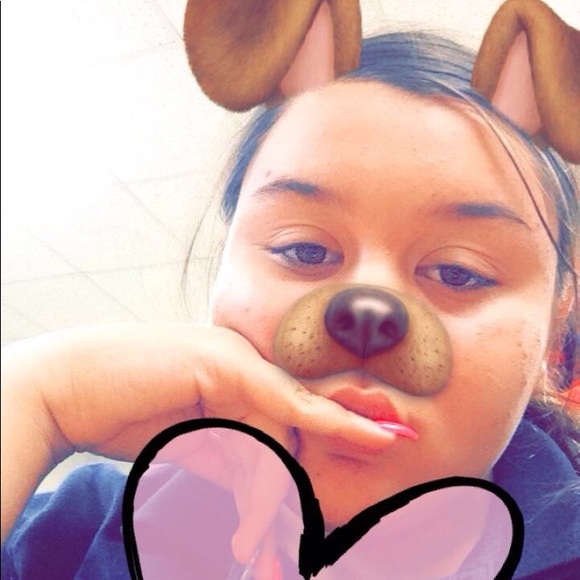 Profile Picture of Amber Brook (@amberbrook453) on Poshmark