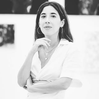 Profile Picture of Mariel Renzullo (@mariel.galeriaazur) on Instagram