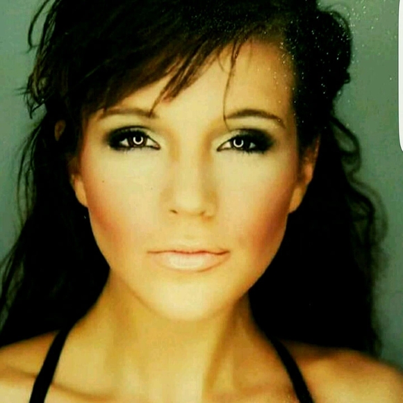 Profile Picture of Dasia Mestad (@dmestad1414) on Poshmark