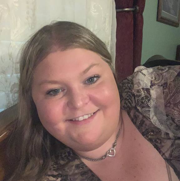 Profile Picture of Candace Brownfield (@candace4318) on Poshmark