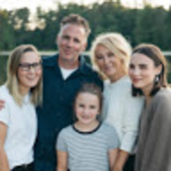 Profile Picture of The lauer family Lauer (@anglauer) on Poshmark