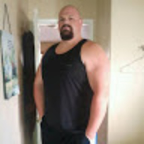 Profile Picture of Steve Eason (@mreason8) on Poshmark
