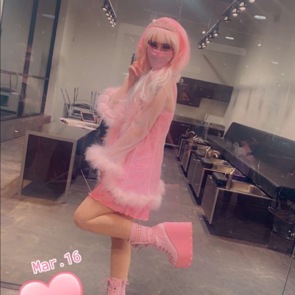 Profile Picture of Autumn Gibson (@autumngibson260) on Poshmark