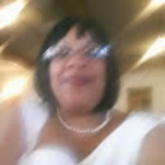 Profile Picture of Kelly Keller (@kellykeller644) on Poshmark