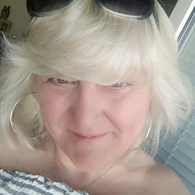 Profile Picture of Heidi Mengeling (@HeidiMengeling) on Twitter