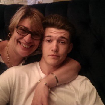 Profile Picture of Charlie Hickey (@charlz1997) on Twitter