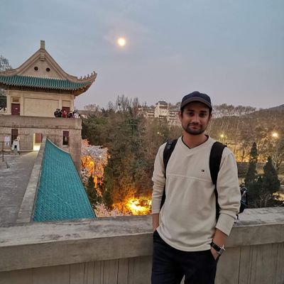 Profile Picture of Raheel Ahmed راحیل احمد (@DrRaheelAhmed) on Twitter