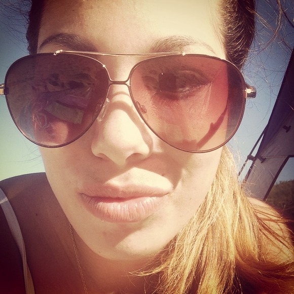 Profile Picture of Sonia Gordines (@sonyahg) on Poshmark