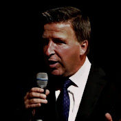 Profile Picture of Paul Gordon Magician - Card Magic & Card Tricks (@PaulGordon) on Youtube