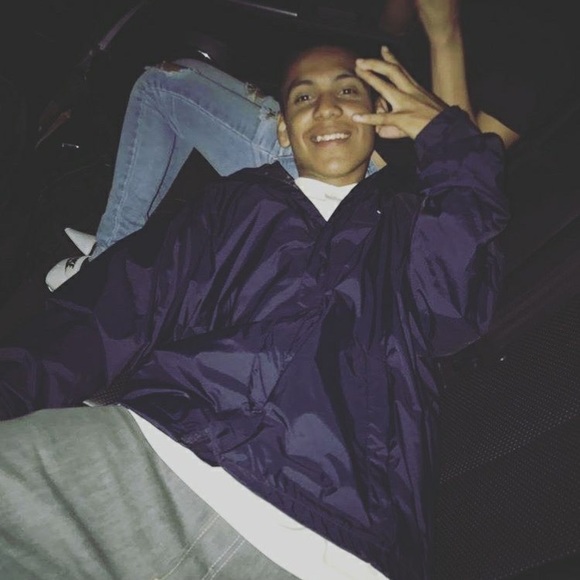 Profile Picture of Elias Lara (@elias1323) on Poshmark