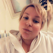 Profile Picture of Christine Farris (@UnsweetenedMoxie) on Youtube