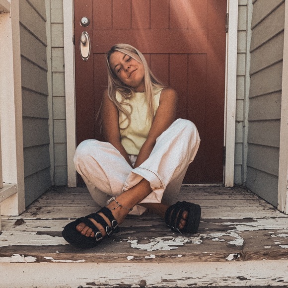 Profile Picture of Kate Terry (@kateterry003573) on Poshmark