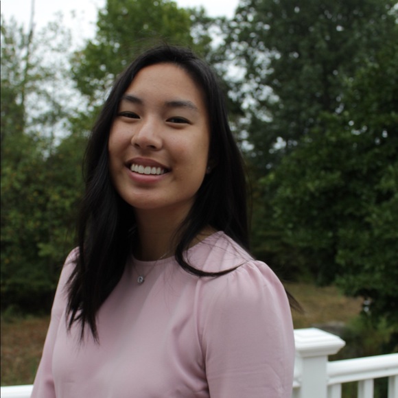 Profile Picture of Catherine Liu (@cliu1312) on Poshmark