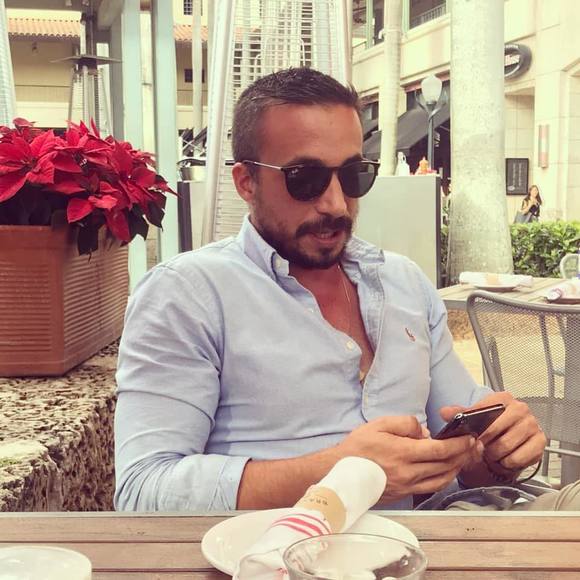 Luis Ibanez - Poshmark Profile Picture of Luis Ibanez (@l_ibanez) on Poshmark