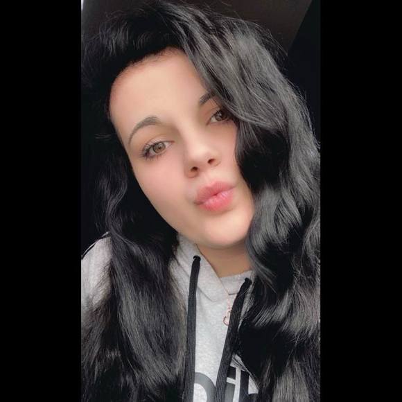 Profile Picture of Kelsey Hoffman (@kelseylynn008) on Poshmark