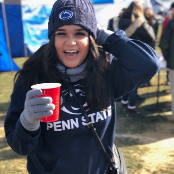 Profile Picture of Ayesha Faisal (@ayf5238) on Poshmark