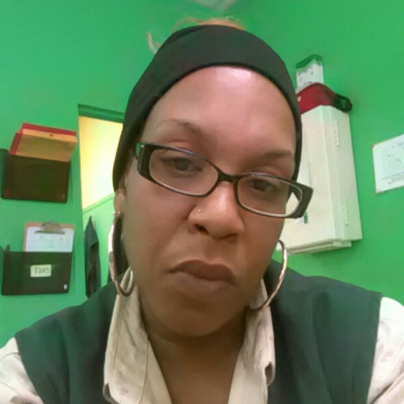 Profile Picture of Kimberly Buford (@mskim70) on Poshmark