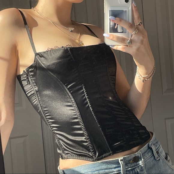 Profile Picture of Alexandra Gavrilescu (@gavrlex) on Poshmark
