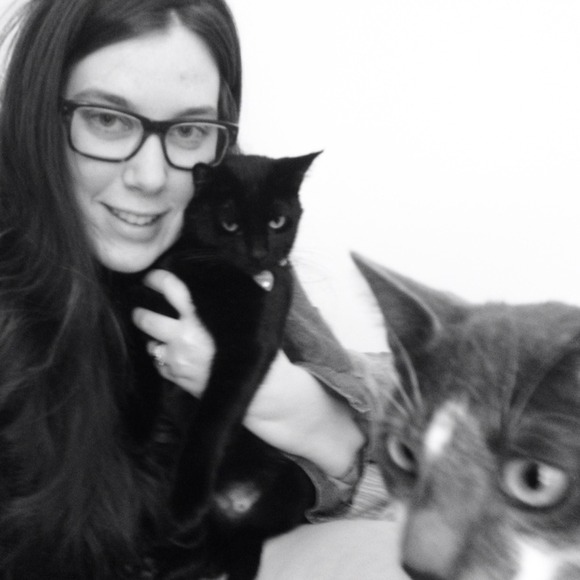 Profile Picture of Danielle Weintraub (@flirtyfinds) on Poshmark