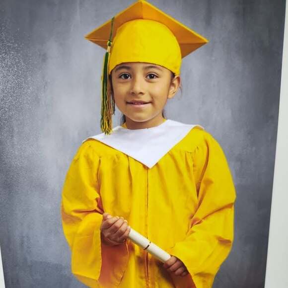 Profile Picture of Alva Luz (@alvaluz507) on Poshmark