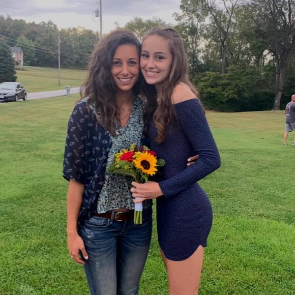 Profile Picture of Danielle Mccowin (@daniellemccowin) on Poshmark