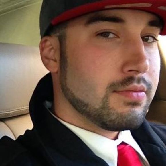 Profile Picture of Tony Sullivan (@sullivan91) on Poshmark