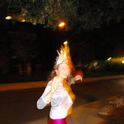 Profile Picture of Lily Sieradzki (@lilsieradz) on Twitter