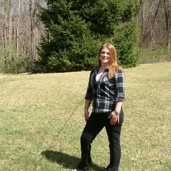 Chrystal Hall - Poshmark Profile Picture of Chrystal Hall (@chrystalhall) on Poshmark