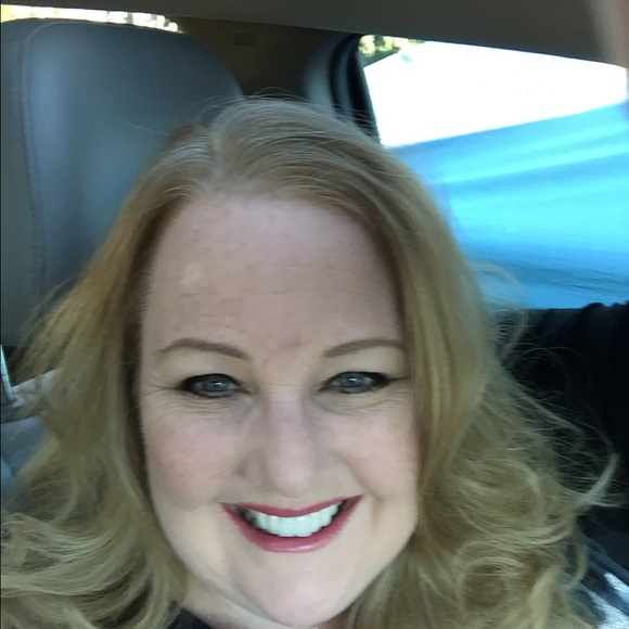 Sandie Sheesley - Poshmark Profile Picture of Sandie Sheesley (@sandiesheesley) on Poshmark