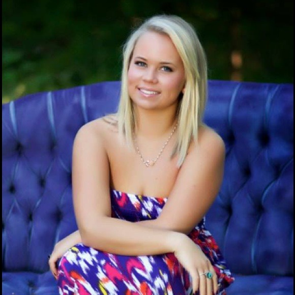 Profile Picture of Mackenzie Kronk (@kenziekronk) on Poshmark