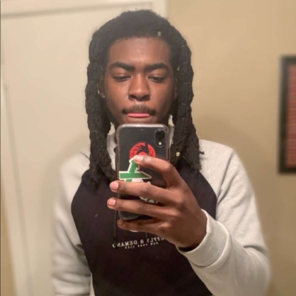 Profile Picture of Levontae Eddins (@levontae78) on Poshmark