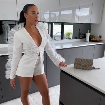 Profile Picture of Lacéy Emily Martin (@laceyemartin_) on Twitter