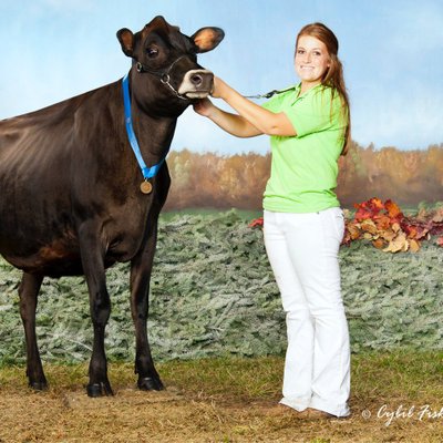 Profile Picture of Carly Shaw (@carlyshaw0515) on Twitter